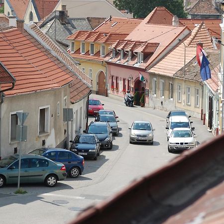 Fenyes Vinorium Bed & Breakfast Sopron Bagian luar foto