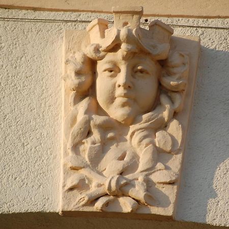 Fenyes Vinorium Bed & Breakfast Sopron Bagian luar foto