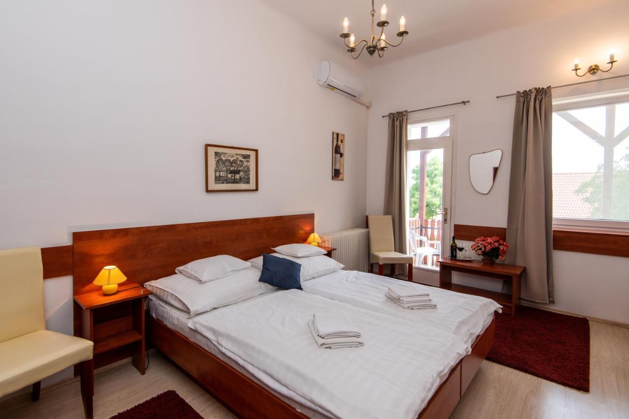 Fenyes Vinorium Bed & Breakfast Sopron Bagian luar foto