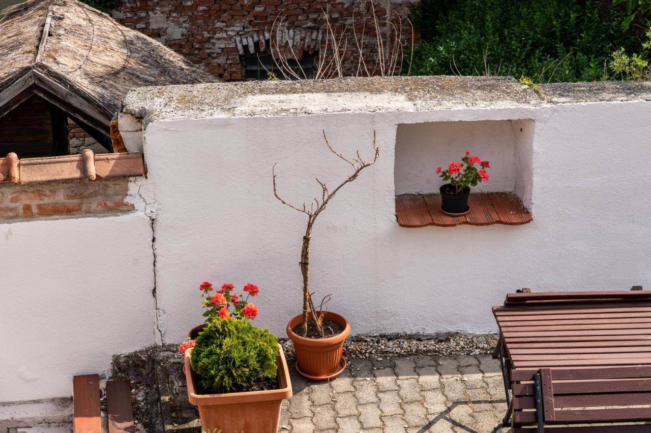 Fenyes Vinorium Bed & Breakfast Sopron Bagian luar foto