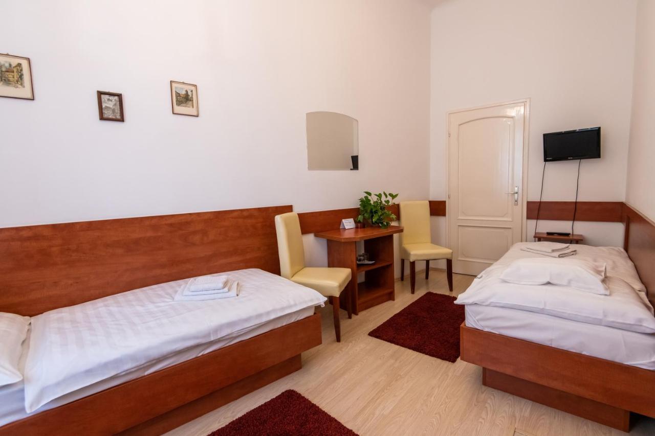 Fenyes Vinorium Bed & Breakfast Sopron Bagian luar foto