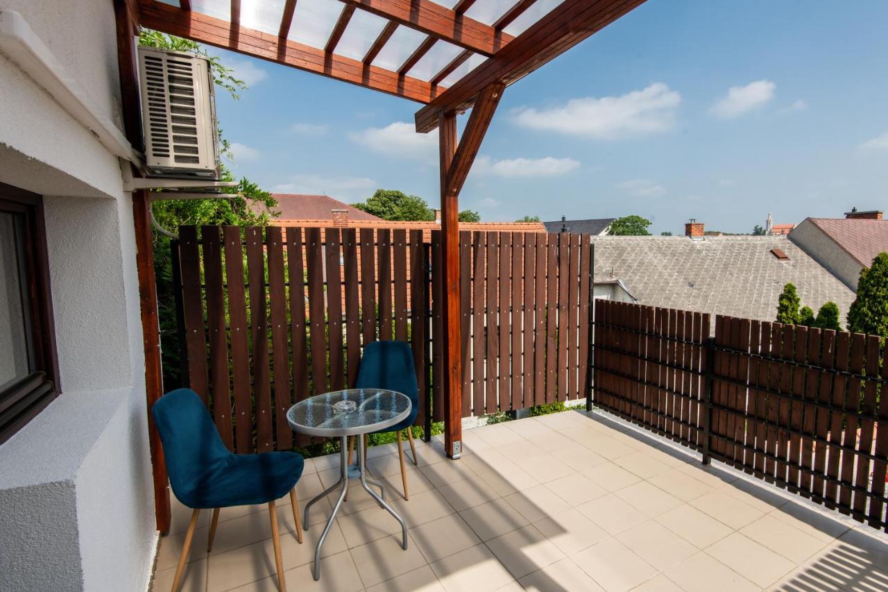 Fenyes Vinorium Bed & Breakfast Sopron Bagian luar foto