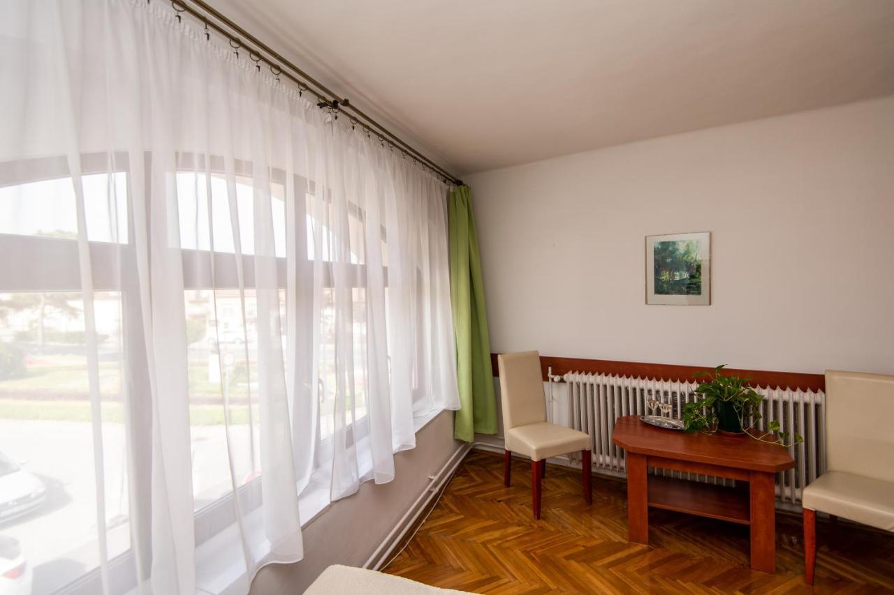 Fenyes Vinorium Bed & Breakfast Sopron Bagian luar foto