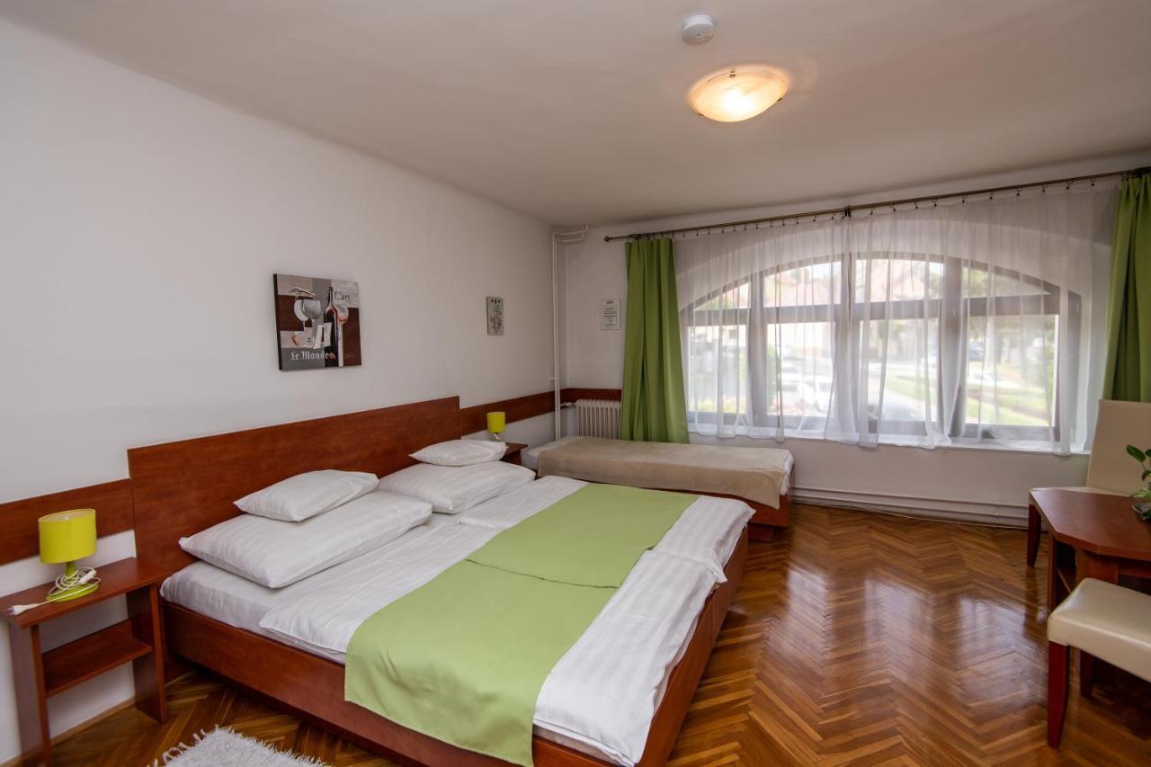 Fenyes Vinorium Bed & Breakfast Sopron Bagian luar foto