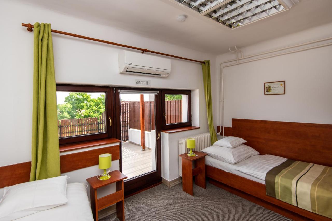 Fenyes Vinorium Bed & Breakfast Sopron Bagian luar foto