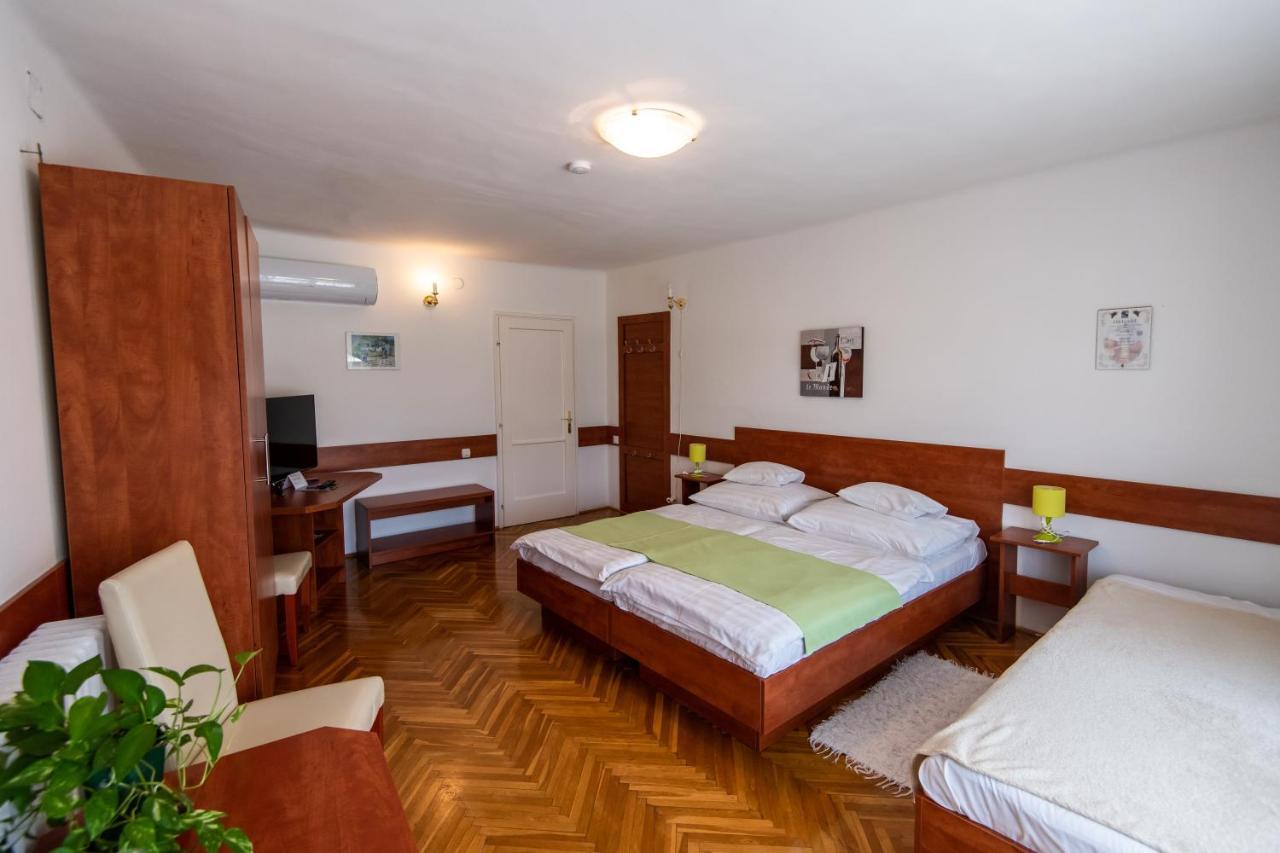 Fenyes Vinorium Bed & Breakfast Sopron Bagian luar foto